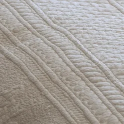 Quilts & Matelasses<Taylor Linens Abigail Cream Quilt