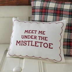 Winter Embroideries<Taylor Linens Meet Me Under the Mistletoe Boudoir