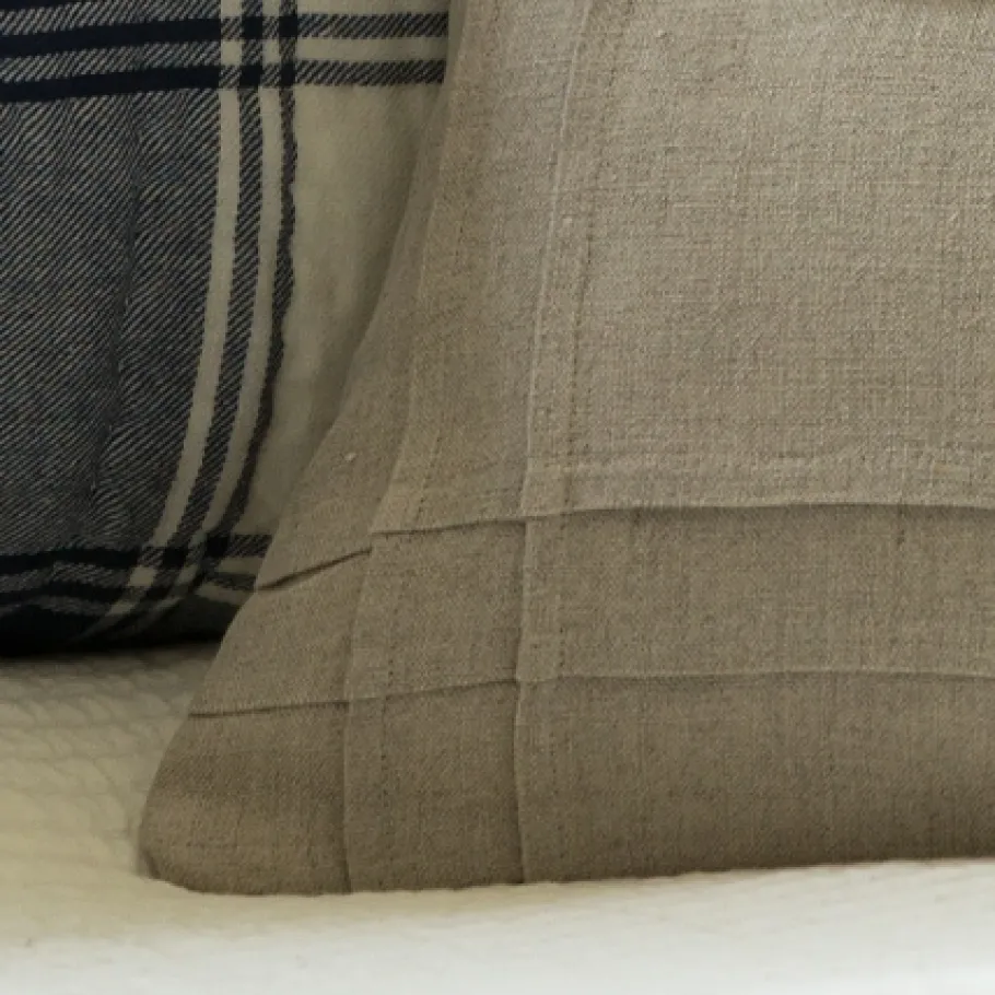 Seaside | Camps & Cottages<Taylor Linens Natural Linen Whale Pillow