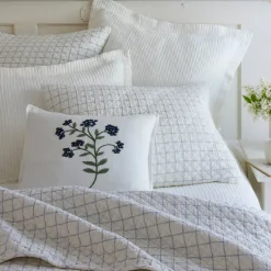 Shams<Taylor Linens Schoolhouse Indigo Quilted Sham