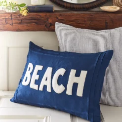 Seaside | Camps & Cottages<Taylor Linens White Beach on Indigo Linen Pillow