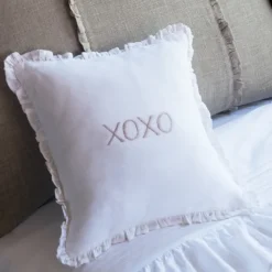 Sentimental Embroideries<Taylor Linens XOXO Natural on White Linen Pillow